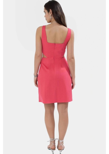A Line Gabardin Mini Elbise Kolsuz Kare Yaka Cut Out Detay Pamuk Rahat Kullanım modelleri