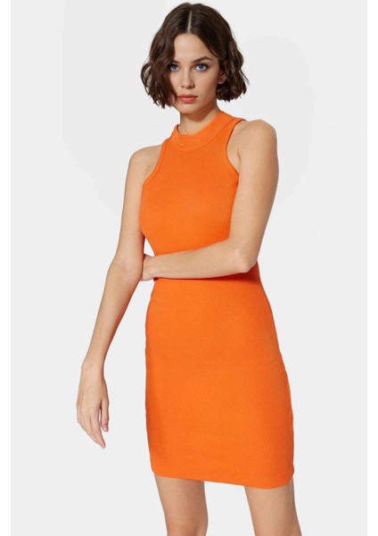 Yazlık Mini Elbise Bodycon Kesim Halter Yaka Pamuklu Örme Kumaş Yüksek Kalite Uzun Ömürlü