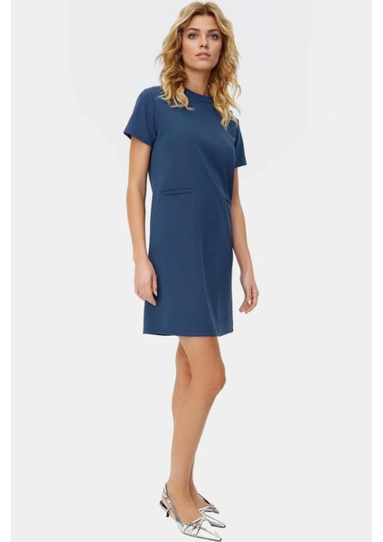 Şık Cep Detaylı Kadın Shift Mini Elbise Örme Krep Kumaş Rahat Günlük Modern Stil Kullanım