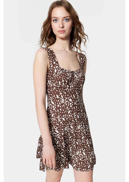 Yazlık Kadın Elbisesi Rahat Şık ve Nefes Alabilir Polyester Mini Elbise Kaliteli Işçilik