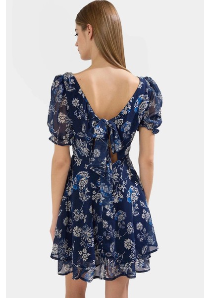 Yazlık Kadın Mini Elbise Polyester Şifon Dokuma Astarlı Şık Görünüm Özenle Seçilmiş Modern Stil