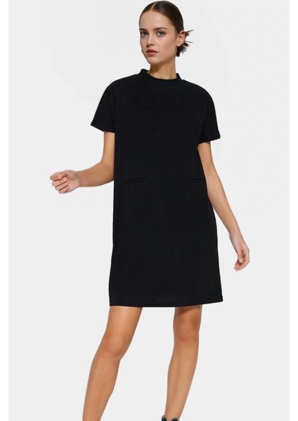 Şık Cep Detaylı Kadın Shift Mini Elbise Örme Krep Kumaş Rahat Günlük Modern Stil Kullanım fiyatları