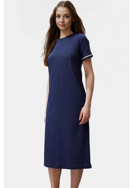 Yazlık Midi Elbise Örme Kumaş Bisiklet Yaka Relaxed Kalıp Yırtmaç Detayı Uzun Ömürlü