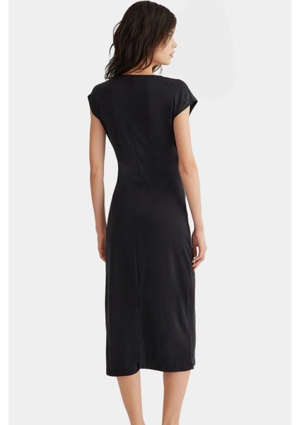 Rahat Modal Pike Örme Elbise Bisiklet Yaka Kuşak Detayı Günlük Stil Midi Boy Şık Görünüm fiyatları