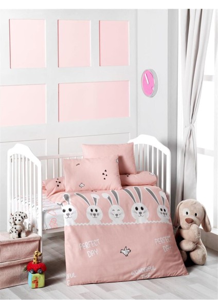 Desenli Bebek Nevresim Set (Nevresim, Çarşaf, 2 Adet Yastık Takım)