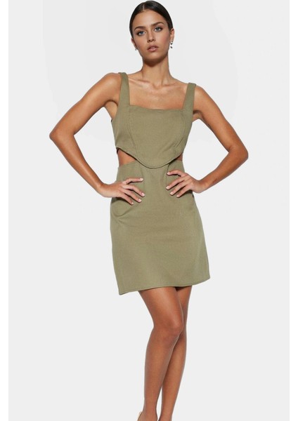 A Line Gabardin Mini Elbise Kolsuz Kare Yaka Cut Out Detay Pamuk Rahat Kullanım fiyatları