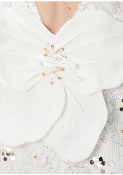 White Lace Dantel Boncuk Işlemeli Çiçek Aksesuarlı Kadın Kısa Abiye Elbise