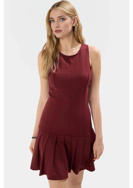 Vücuda Oturan Pili Detaylı Mini Elbise Yazlık Örme Kumaş Zarifane Tasarım Rahat ve Şık