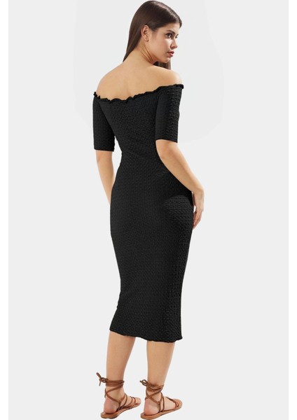 Bodycon Midi Elbise Carmen Yaka Renk Gofre Dokuma Örme Kumaş Uzun Ömürlü Rahat ve Şık