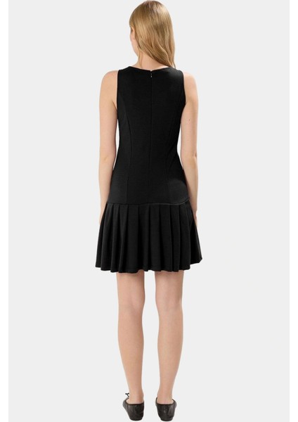 Vücuda Oturan Pili Detaylı Mini Elbise Yazlık Örme Kumaş Zarifane Tasarım Rahat ve Şık fiyatları