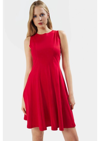 Feminen Skater Mini Elbise Kolsuz Pamuk Örme Kumaş Şık Görünüm Dayanıklı Malzeme