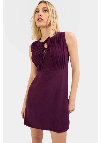 Yazlık Casual Mini Elbise Polyester Dokuma V Yaka Fiyonk Detaylı Yüksek Kalite Profesyonel Görünüm fiyatları