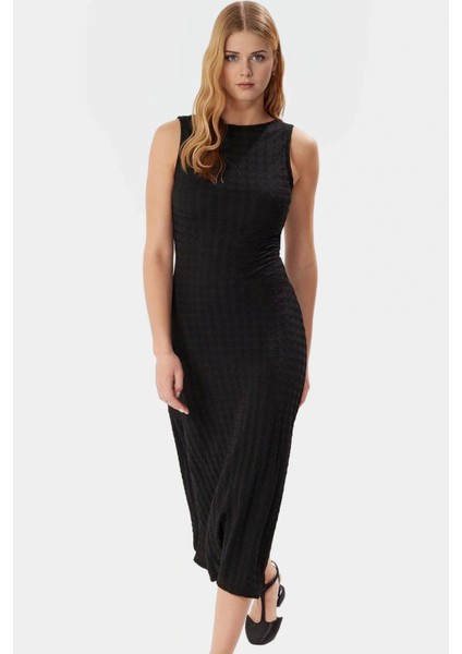 Şık Örme Elbise Sırt Dekolteli V Yaka Maxi Boy Nefes Alabilir Kumaş Görünüm fiyatları