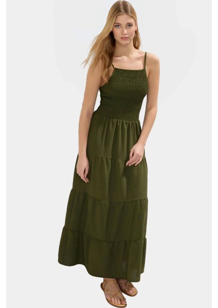 Yazlık Maxi Elbise Rahat Dokuma Kumaş Halter Yaka Gipeli Detay Dayanıklı Malzeme