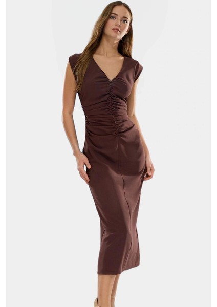 Soft Krep Dokuma Midi Elbise Vücudu Saran Kesim Profesyonel Görünüm Özenle Seçilmiş