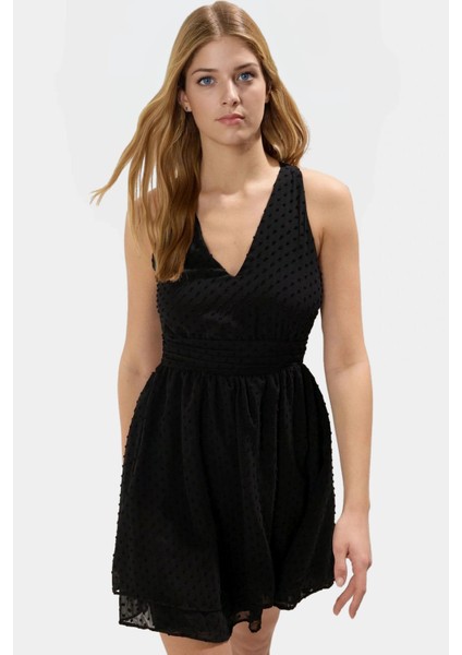 Dokuma Şifon Mini Elbise Puantiyeli Desen Boyundan Bağlamalı Yaka Seçkin Malzeme Konforlu Kesim fiyatları