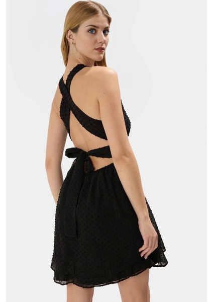 Dokuma Şifon Mini Elbise Puantiyeli Desen Boyundan Bağlamalı Yaka Seçkin Malzeme Konforlu Kesim modelleri