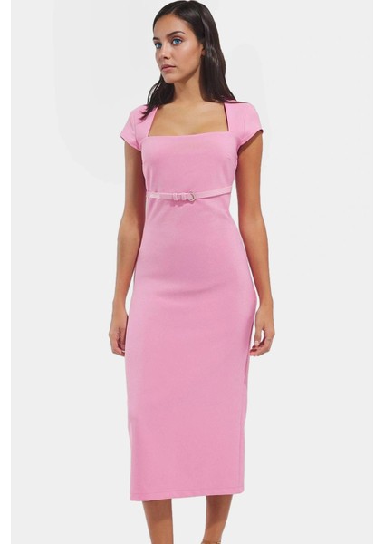 Yazlık Midi Elbise Kemerli Kare Yaka Vücudu Saran Rahat Dokuma Modern Stil Dayanıklı Malzeme fiyatları