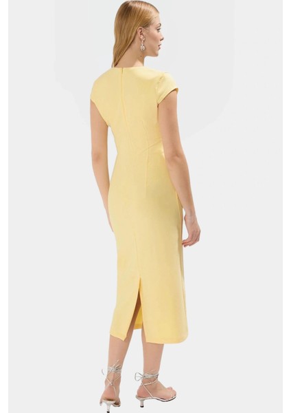 Yazlık Midi Elbise Kemerli Kare Yaka Vücudu Saran Rahat Dokuma Modern Stil Dayanıklı Malzeme modelleri