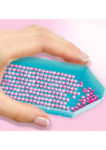 LED Işıklı Elmas Sanatıyla 3'ü 1 Arada Yaratıcılık – Style 4 Ever Oyun Seti! indirimleri