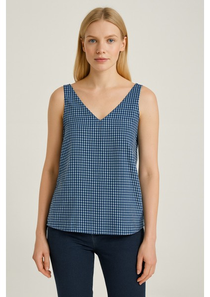 Kadın Lacivert Beyaz Ekose V Yaka Kolsuz Şık Yazlık Bluz