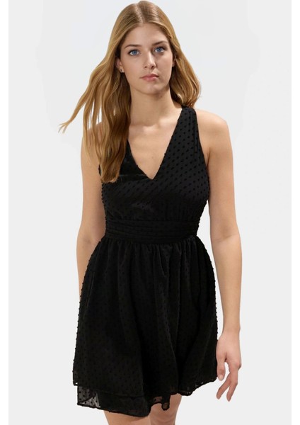 Şifon Puantiyeli Mini Elbise Boyundan Bağlamalı Belden Açılan Etek Rahat ve Şık Zarifane Tasarım modelleri