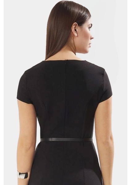 Polyester Elastan Dokuma Mini Elbise Kemerli ve Dik Yaka Mükemmel Uyum Şık Görünüm
