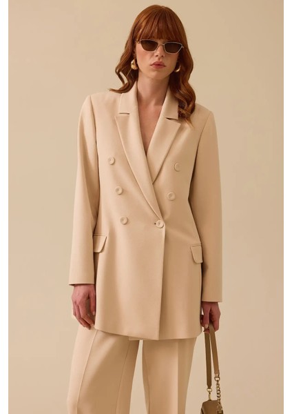Kadın Kruvaze Yaka Düğmeli Uzun Ceket - Krem