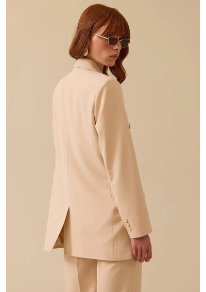 Kadın Kruvaze Yaka Düğmeli Uzun Ceket - Krem fiyatları