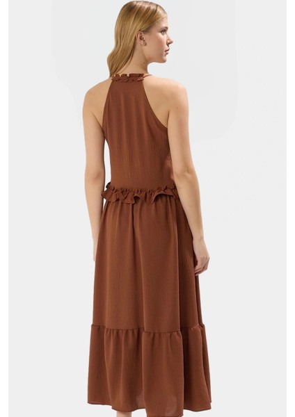 Polyester Dokuma Kumaştan Üretilen Şık ve Rahat Halter Yaka Maxi Elbise Trend Tasarım modelleri