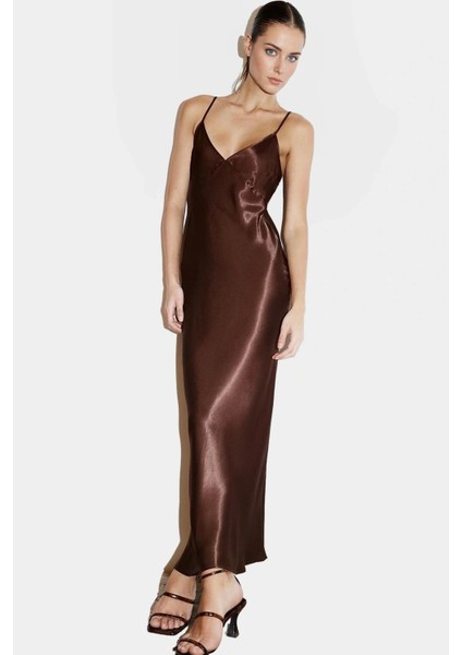 Şık Saten Maxi Elbise V Yaka Düz Kesim Yazlık Zarifane Tasarım Mükemmel Uyum Kaliteli Işçilik modelleri