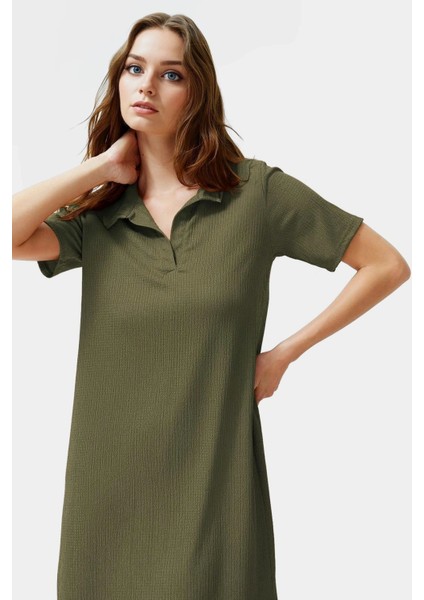 Kadın Örme Kısa Kollu Polo Yaka Midi Elbise Rahat Yazlık Günlük Stil Dayanıklı Malzeme modelleri