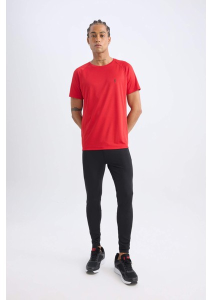 Kırmızı Fit Standart Fit Bisiklet Yaka Sporcu Kısa Kollu Tişört D0676AX24AU
