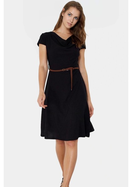 Örme Midi Elbise Kemerli Skater Kalıp Günlük Şık Kullanım Için Seçkin Malzeme