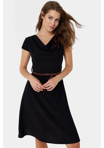 Örme Midi Elbise Kemerli Skater Kalıp Günlük Şık Kullanım Için Seçkin Malzeme fiyatları