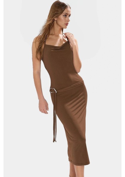 Şık Midi Boy Örme Elbise Aksesuar Detaylı Polyester Elastan Günlük Stil Zarifane Tasarım fiyatları