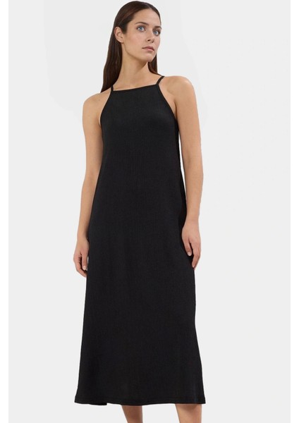 Şık Midi Halter Yaka Örme Elbise Günlük ve Özel Günler Için Rahat Modern Stil