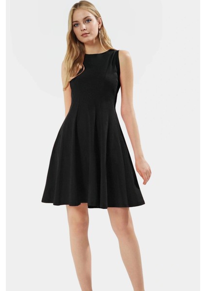 Yazlık Mini Örme Elbise Bisiklet Yaka Kadın Günlük Modern Stil Şık Görünüm