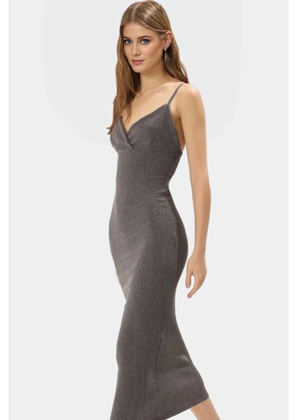 Kadın Midi Boy Örme Elbise V Yaka Bodycon Günlük Şık Konforlu Kesim Özenle Seçilmiş fiyatları