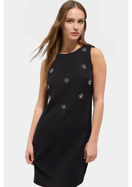 Yazlık Mini Elbise Düz Kesim 50% Polyester Viskoz Mükemmel Uyum Özel Tasarım