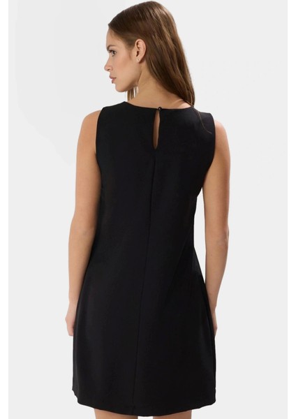 Yazlık Mini Elbise Düz Kesim 50% Polyester Viskoz Mükemmel Uyum Özel Tasarım modelleri
