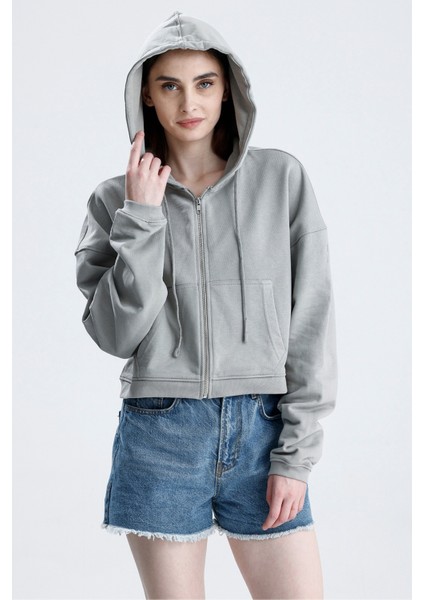 Gri Essentials Fit Kadın Zip Hoodie %100 Pamuk Kapüşonlu Düşük Omuzlu Fermuarlı Kanguru Cepli