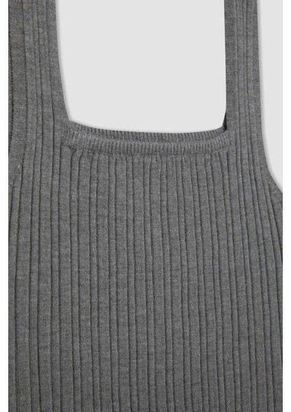 Slim Fit Dar Kesim Kare Yaka Triko Atlet U6412AZ24AU