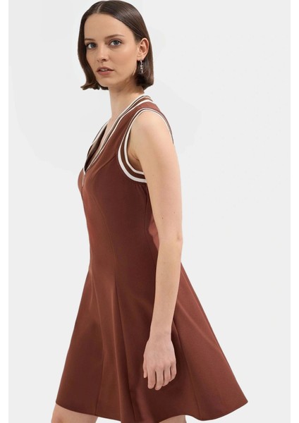 Kadın Mini Elbise V Yaka Dokuma Kumaş Belden Açılan Şık Tasarım Özel Modern Stil fiyatları