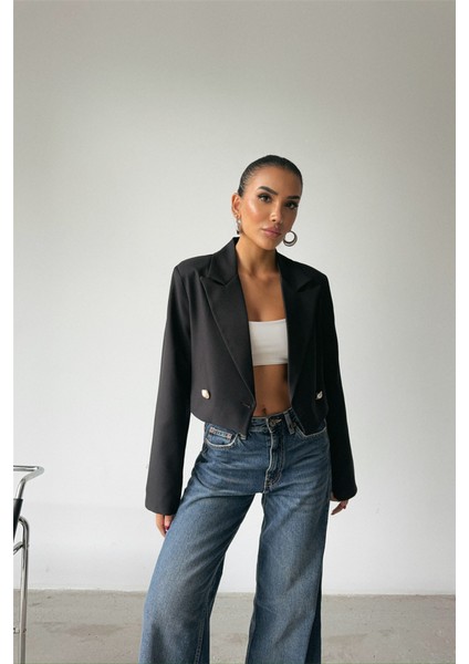 Arkası Inci Düğme Detaylı Crop Ceket - Siyah