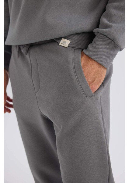 Jogger Eşofman Altı Standart Fit Basic Düz Beli Bağcıklı Lastikli Paça Cepli A6468AX24AU