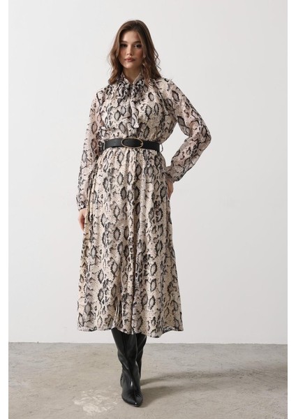 Yılan Desen Uzun Yaka Detaylı Elbise - Krem-Siyah fiyatları