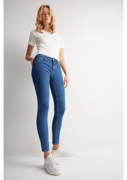 Rebeca Skinny Fit Yüksek Bel Dar Paça Bilek Boy Jean Pantolon C7609AX24AU