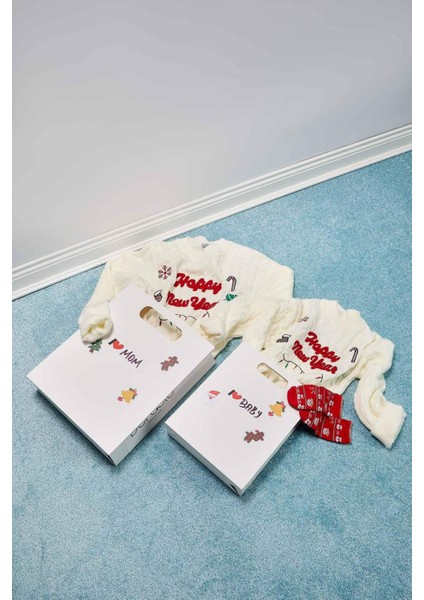 Kız Çocuk Ekru Oversize Geniş Kalıp Bisiklet Yaka Yılbaşı Temalı Triko Kazak D2673A824WN