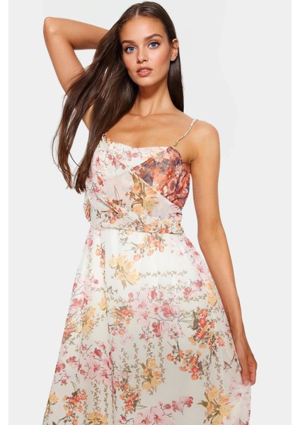Astarlı Şifon Maxi Elbise Çiçek Desenli Kare Yaka Yazlık Rahat Konforlu Kesim Trend Tasarım fiyatları